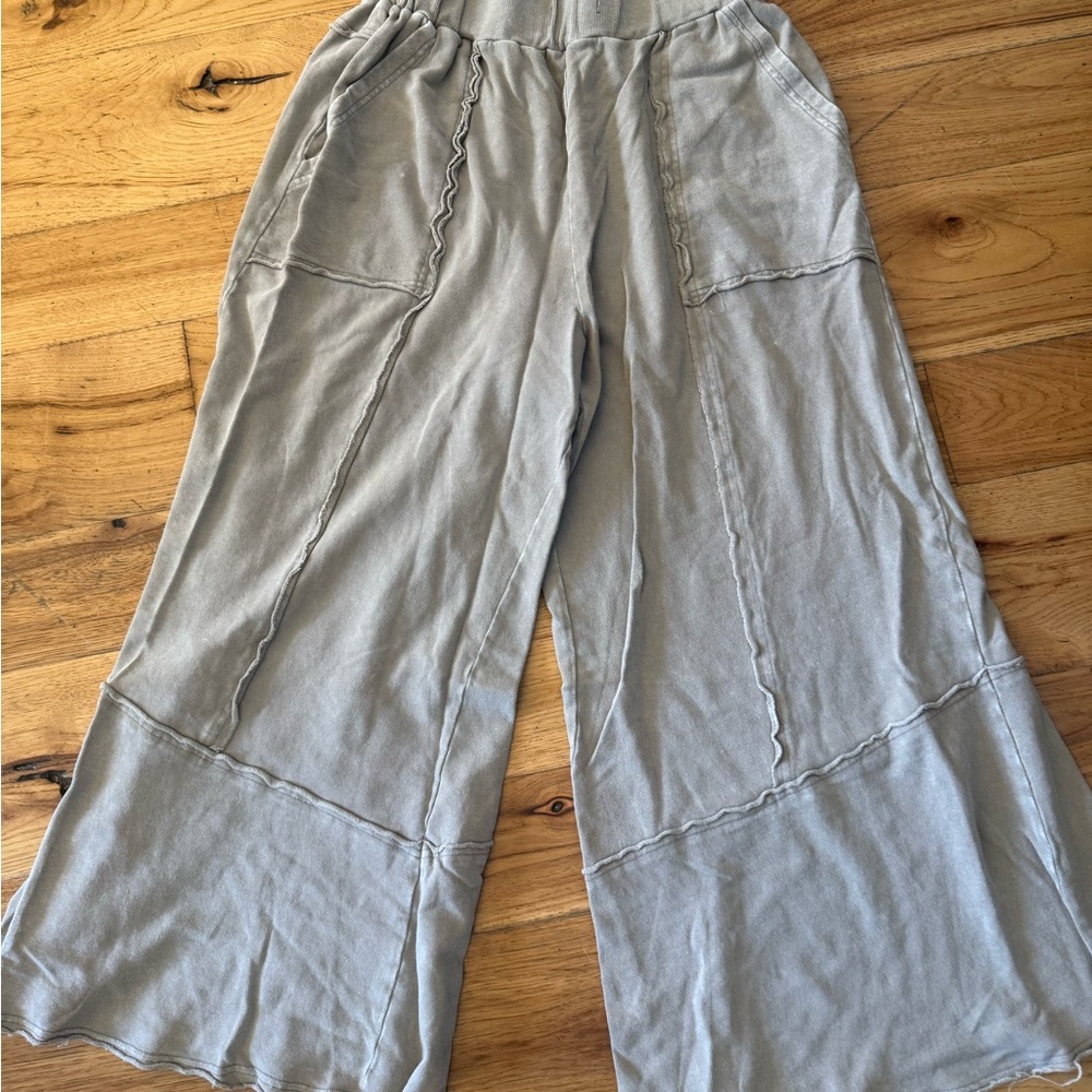 Estelle Relaxed Wide-Leg Women’s Pants in Light Gray
